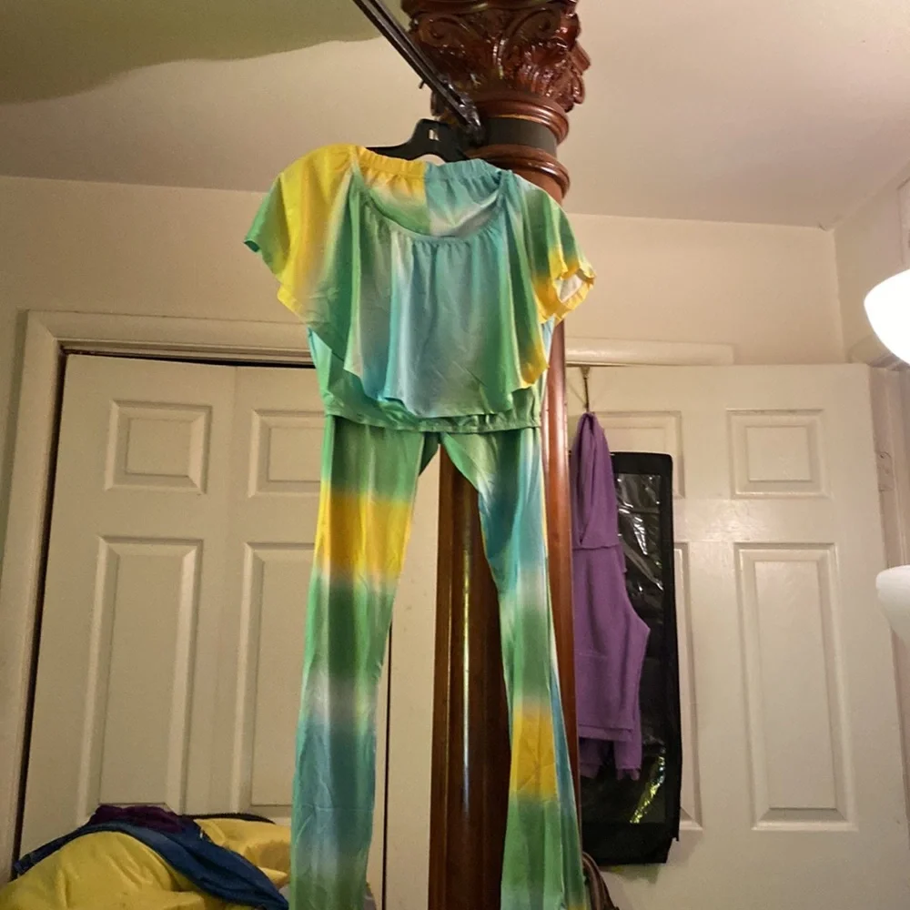 Yellow and green nice 2 PCs pant suit off the shoulders - Picture 5 of 8